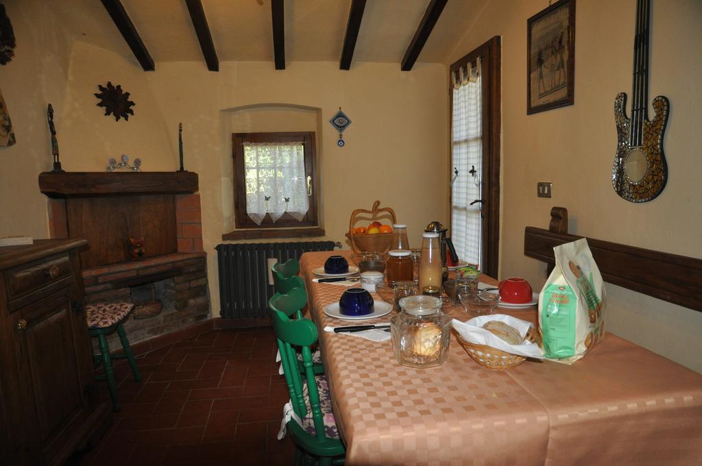 Casa Della Madonna Bed and Breakfast Montaione Buitenkant foto